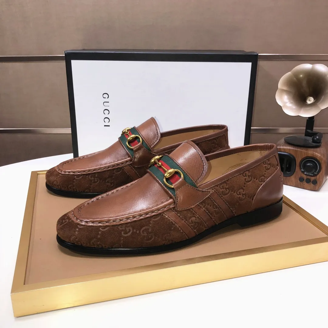 Men's shoes 💰600💰 Brand: GUCCI (Gucci) Standard size: Men's size 38/44 (45 can be customized) Grade: Same as the official website Original quality Material: Original cowhide Water-dyed cowhide lining Original rubber outsole Style category: Men's fashionable casual leather shoes Distinguished big-name luxury elements Top luxury Color: Actual picture